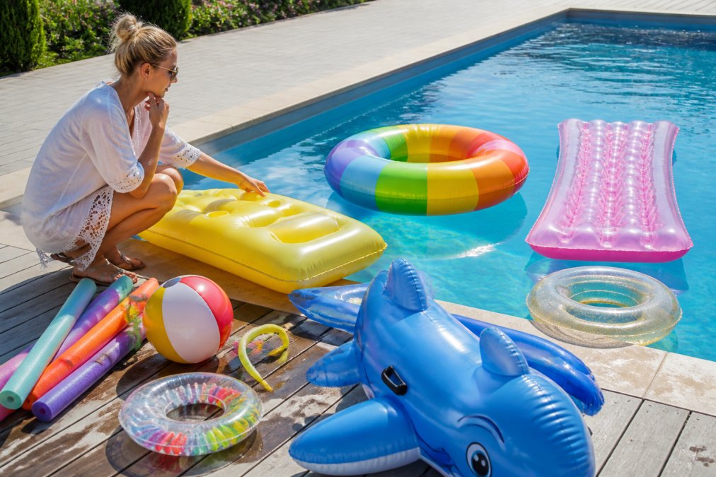 How to Choose Pool Toys: A 2026 Buyer's Guide