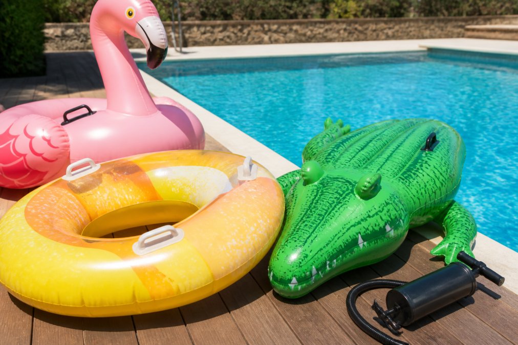 How to Spot High Quality Pool Inflatables